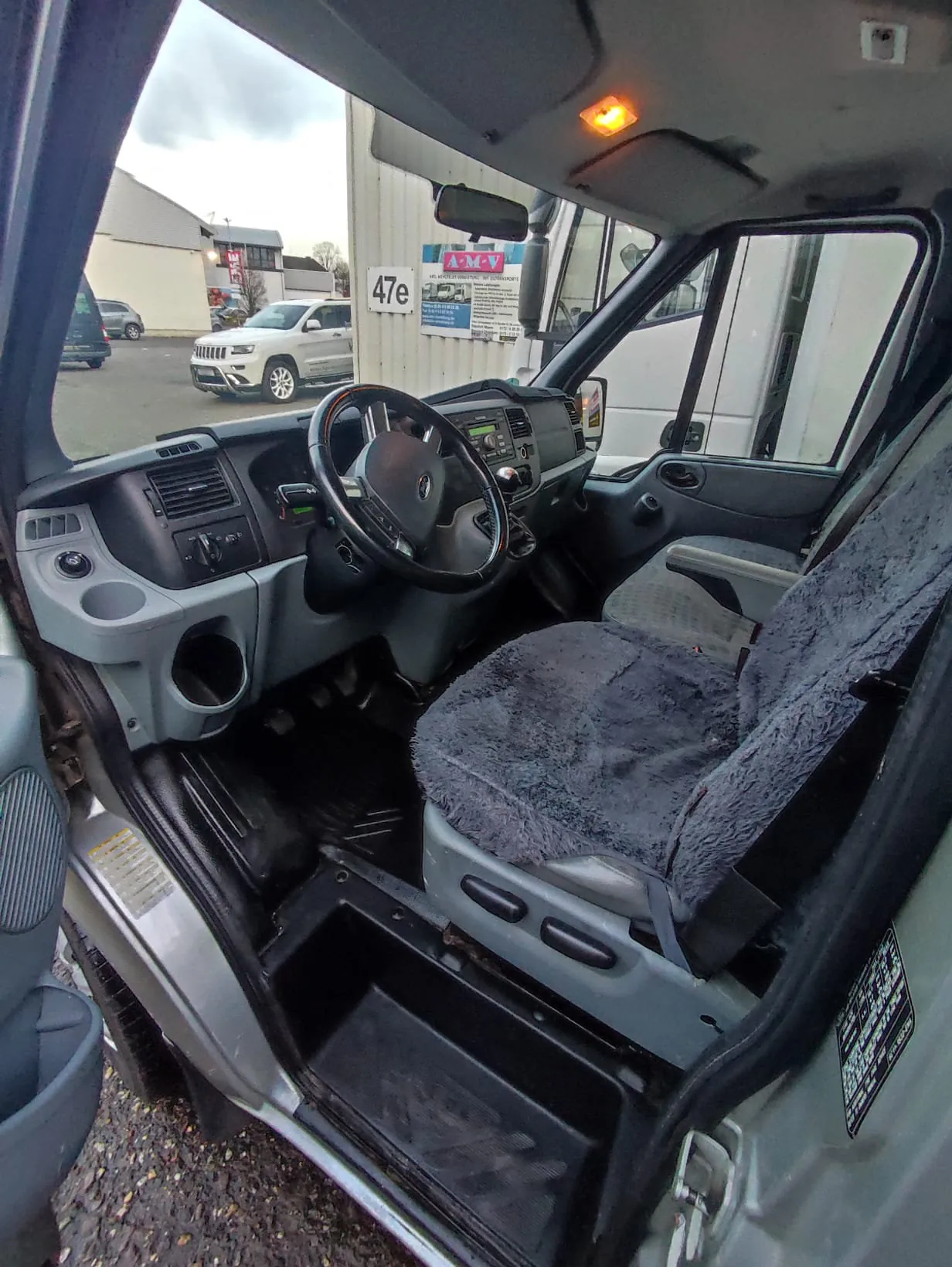Ford Transit - Fahrzeug 9 Fahrerseite