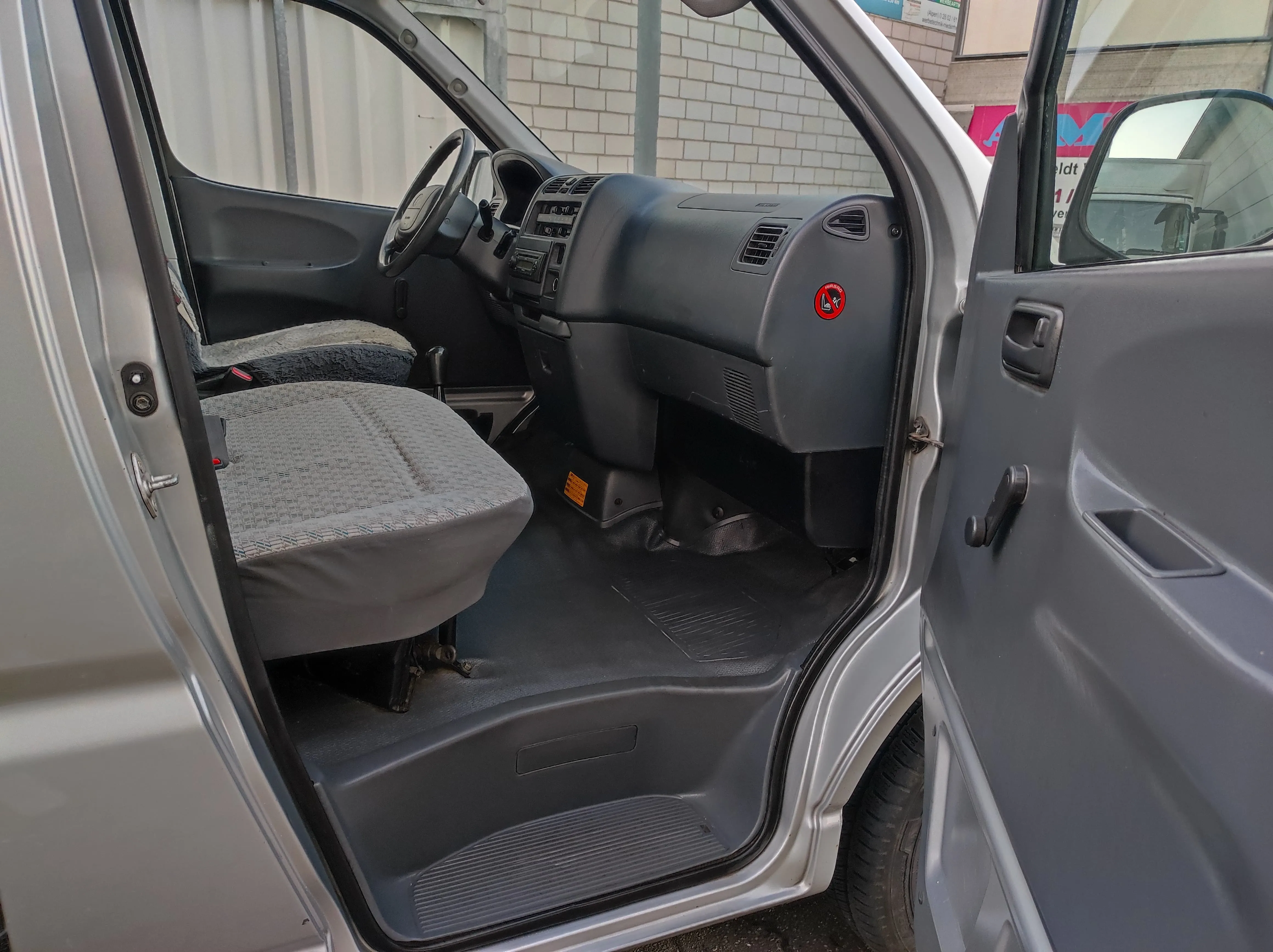 Toyota HiAce - Fahrzeug 6 Beifahrerseite