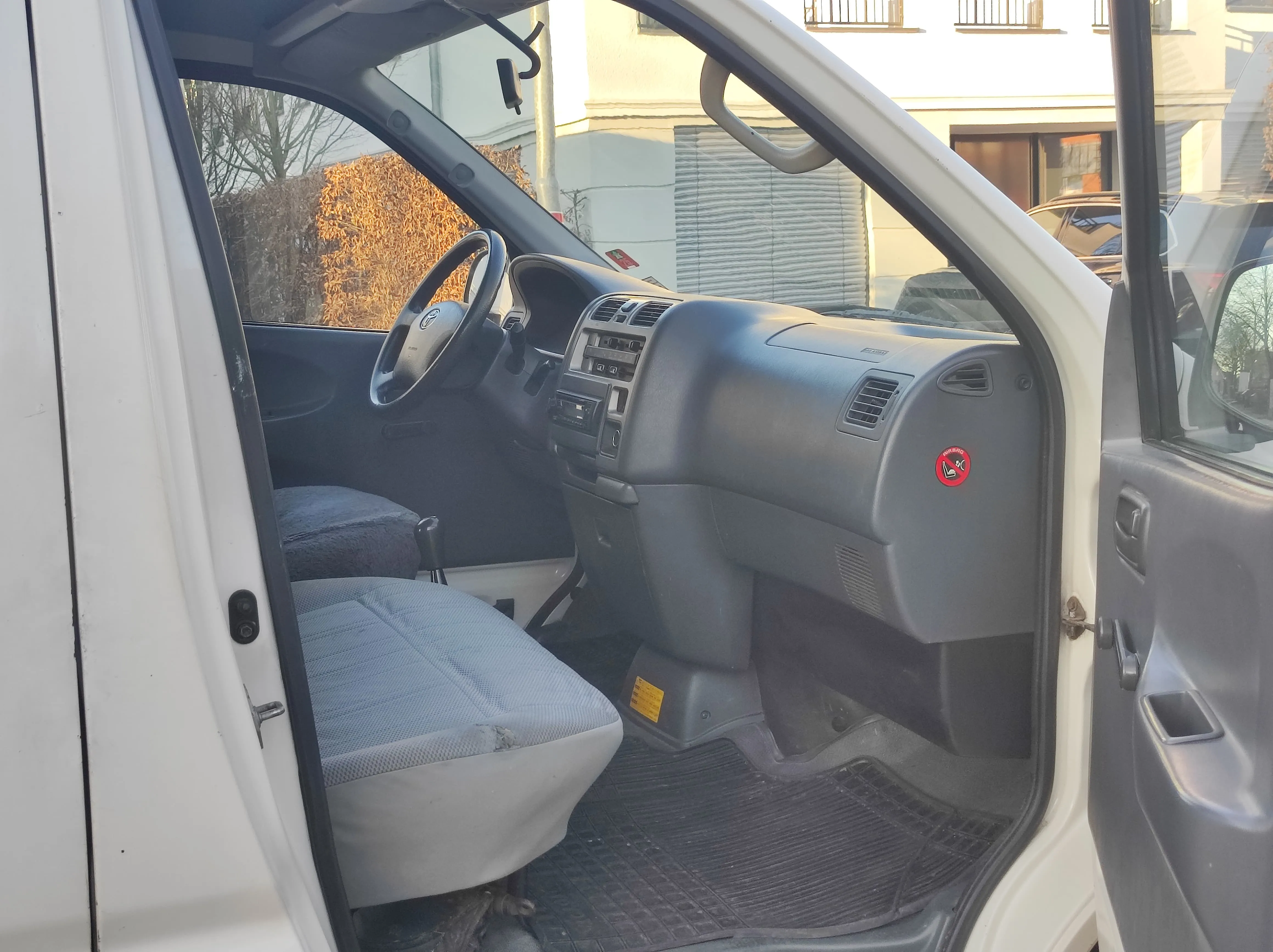Toyota HiAce - Fahrzeug 7 Beifahrerseite