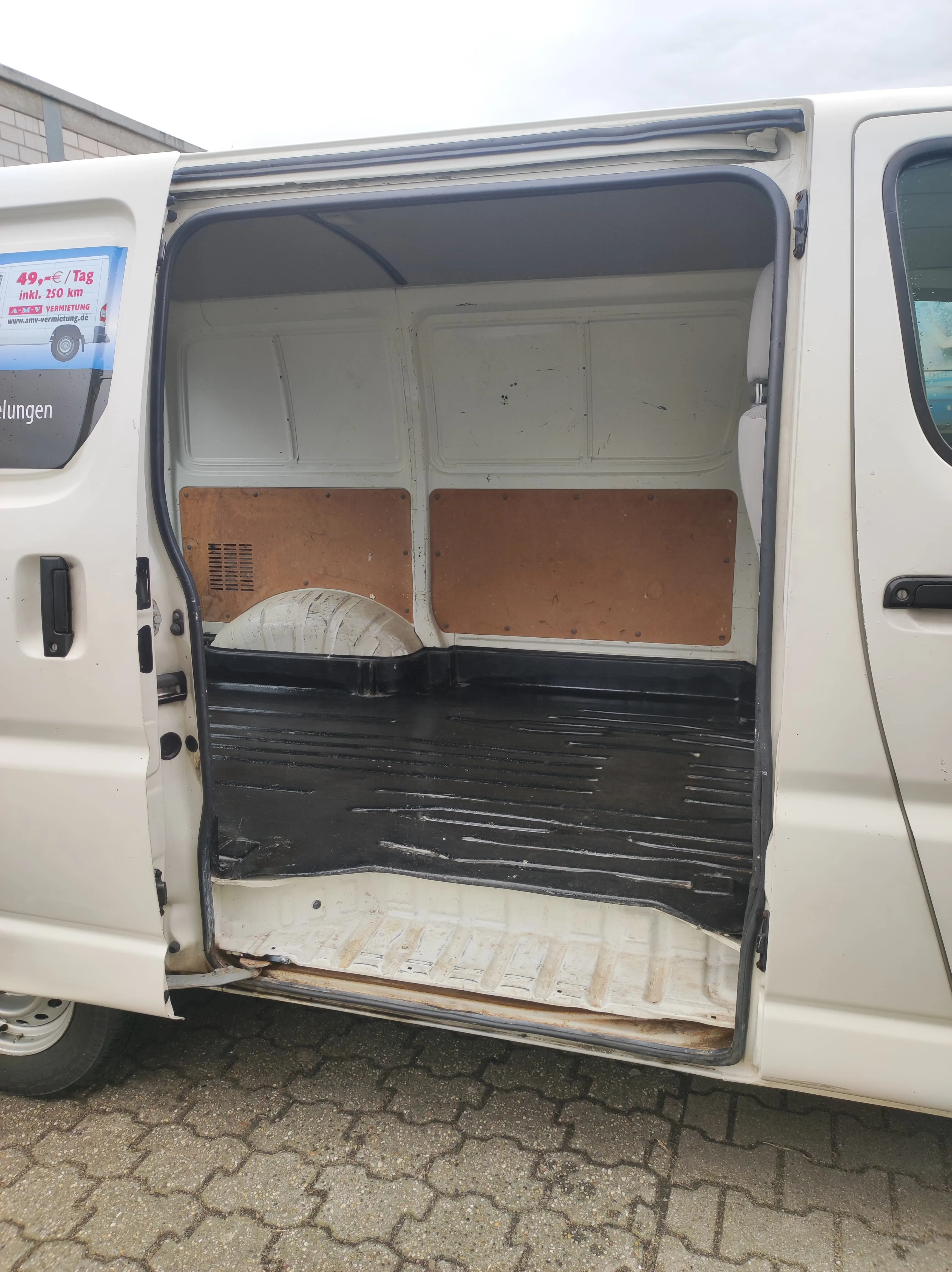Toyota HiAce - Fahrzeug 7 von der Seite