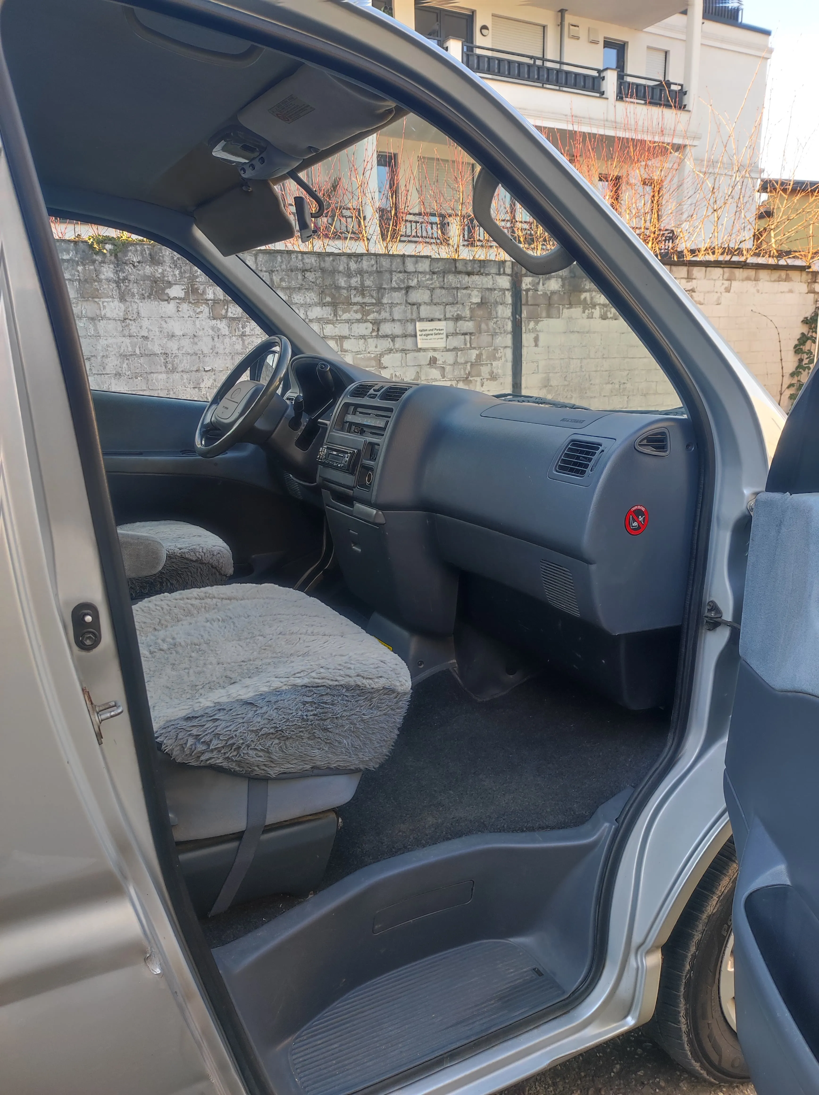 Toyota HiAce - Fahrzeug 8 Beifahrerseite